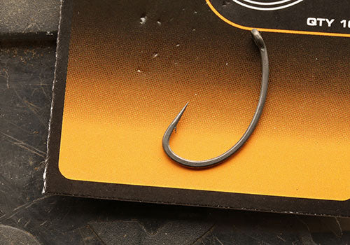 Fox Edges Curve Shank Medium Hooks